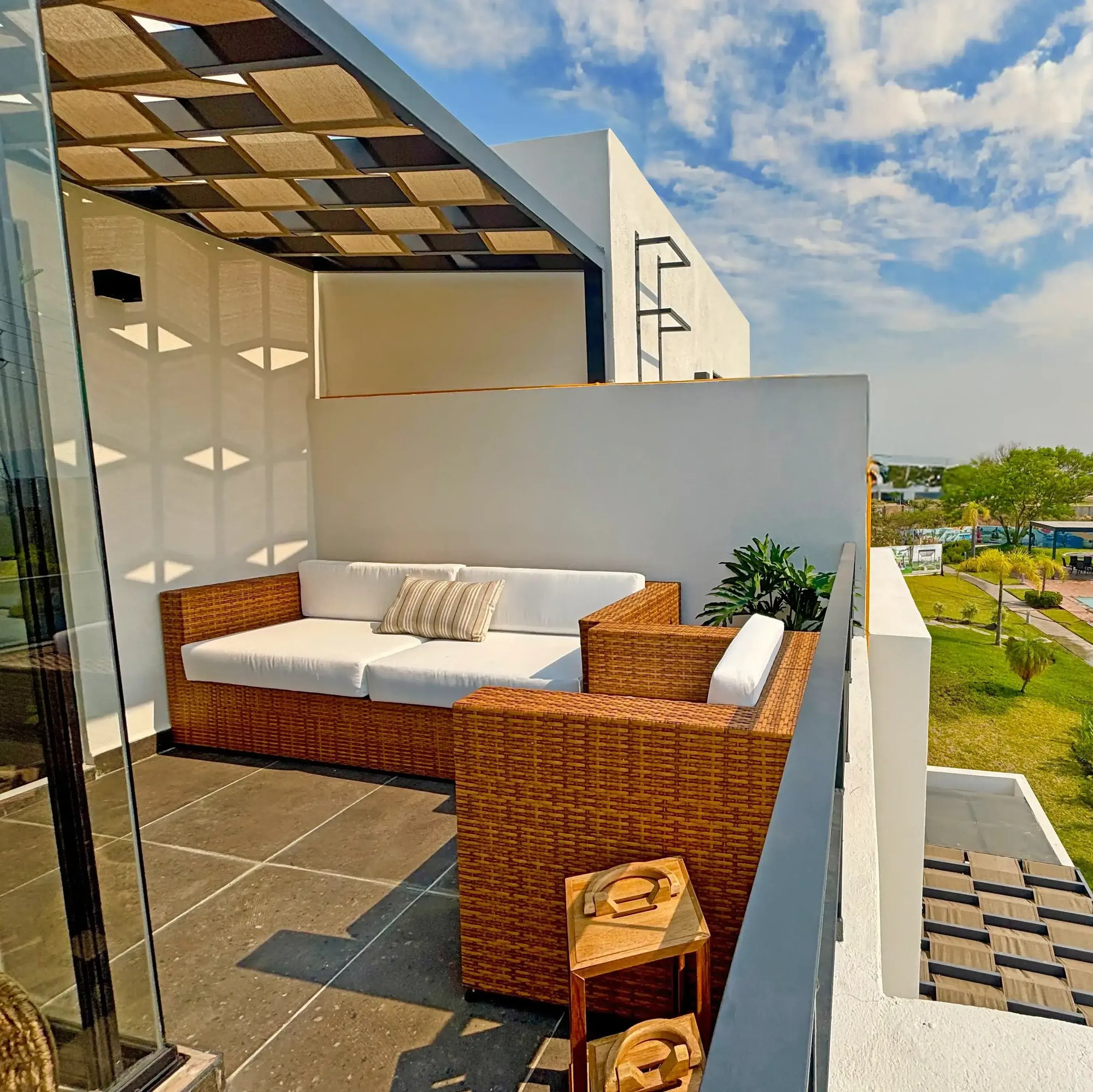 Terraza principal segunda vista en venta en Xochitepec, Morelos - Modelo Recinto de Santa Fe Lifestyle-1